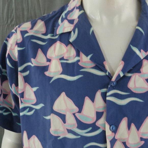 Vintatge Hawaiian Shirt - Pink and Blue Sailboats by Hilo Hattie - Men's XL - Picture 3 of 11
